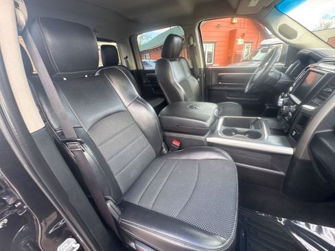 Used 2015 RAM 1500 Sport w/ Black Ram 1500 Sport Group AWD/4WD image 18