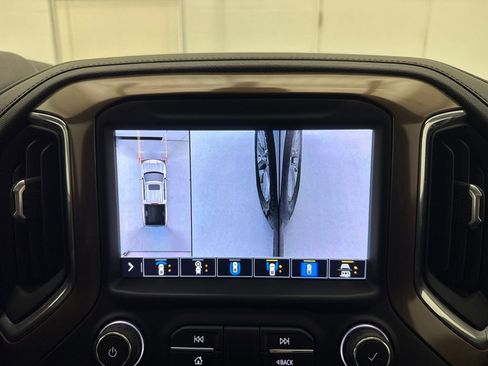 Used 2021 Chevrolet Silverado 1500 High Country w/ Technology Package AWD/4WD image 42