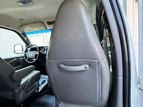 Used 2016 Chevrolet Express 3500 LS RWD image 39
