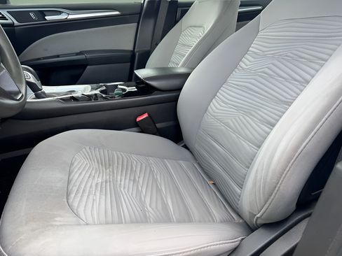 Used 2016 Ford Fusion S FWD image 18
