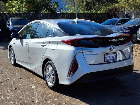 Used 2019 Toyota Prius Prime Plus image 7