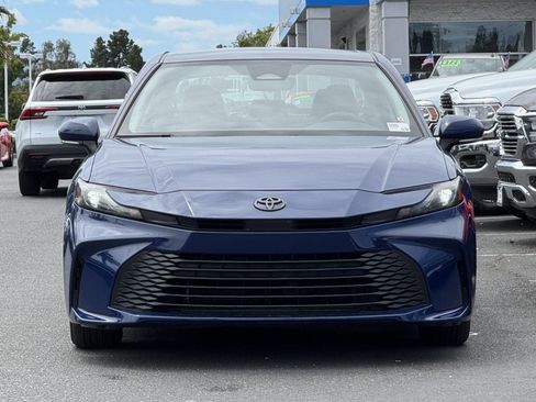 Used 2025 Toyota Camry LE FWD image 3