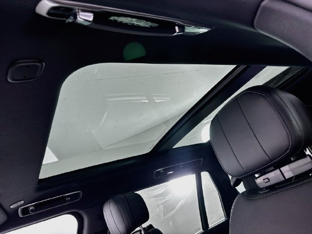 New 2027 Land Rover Range Rover Long Wheelbase SE AWD/4WD image 14