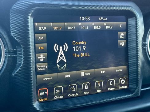 Used 2021 Jeep Wrangler Unlimited Sahara w/ Cold Weather Group image 18