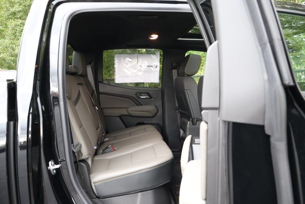 Used 2026 Chevrolet Colorado ZR2 w/ Technology Package AWD/4WD image 48