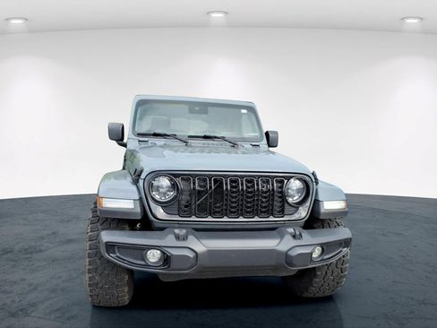 Used 2024 Jeep Gladiator Sport AWD/4WD image 8