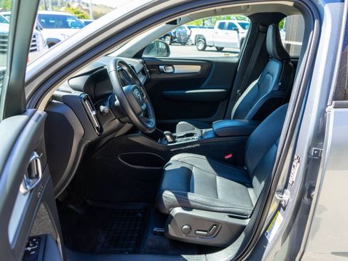 Used 2019 Volvo XC40 T5 Momentum AWD/4WD image 11