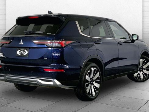 Used 2025 Mitsubishi Outlander SE image 13