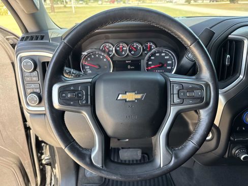 Used 2021 Chevrolet Silverado 1500 LT AWD/4WD image 33