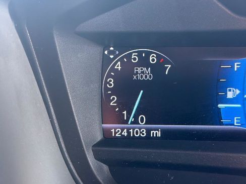 Used 2015 Ford Explorer XLT w/ Equipment Group 202B FWD image 17