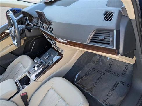 Used 2019 Audi Q5 Premium w/ Convenience Package image 23