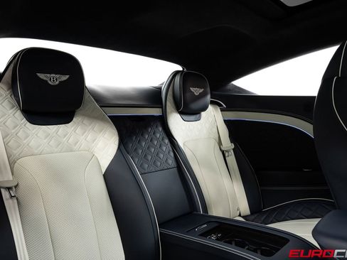 Used 2022 Bentley Continental GT AWD/4WD image 35