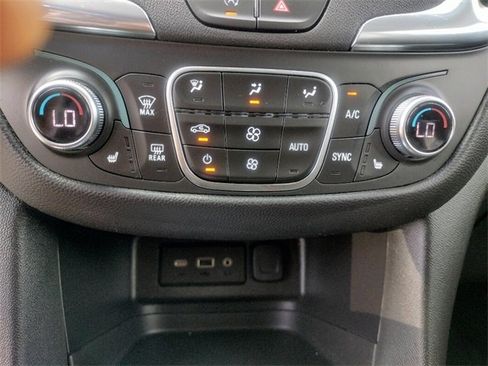 Used 2024 Chevrolet Equinox LT w/ LPO, Floor Liner Package image 27