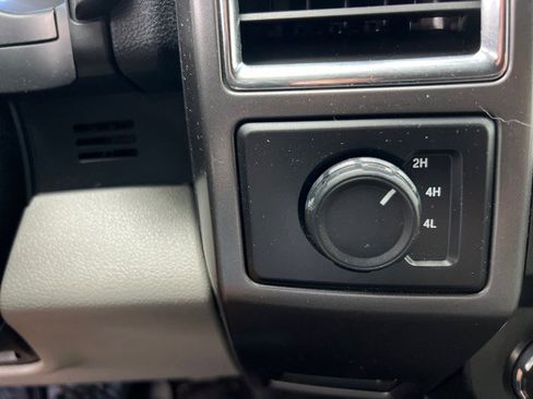 Used 2017 Ford F150 XLT AWD/4WD image 12