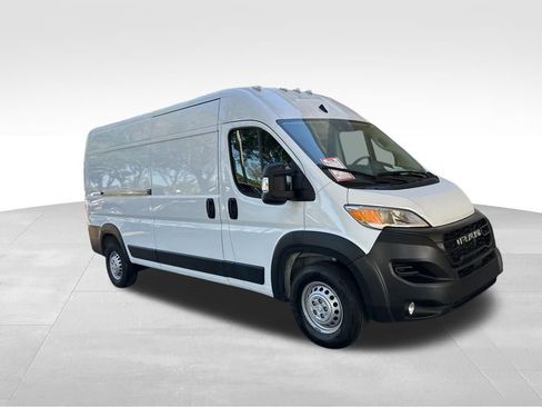 Used 2025 RAM ProMaster 2500 w/ Convenience Group FWD image 2