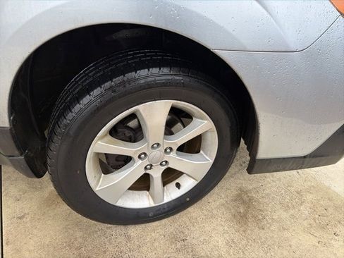 Used 2013 Subaru Outback 2.5i Premium w/ Popular Pkg 1B image 11