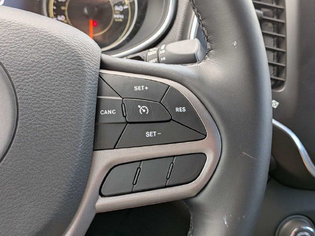 Used 2021 Jeep Cherokee Latitude Lux w/ Comfort/Convenience Group AWD/4WD image 33
