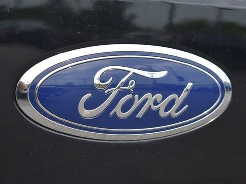 Used 2018 Ford F150 XLT w/ Equipment Group 302A Luxury AWD/4WD image 16
