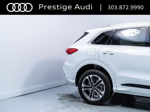 Used 2025 Audi Q5 Premium w/ Convenience Package AWD/4WD image 12