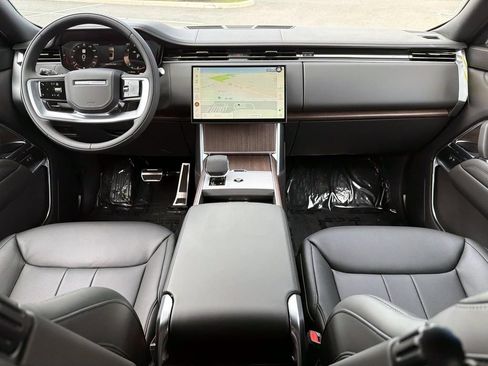 New 2026 Land Rover Range Rover Long Wheelbase SE AWD/4WD image 15