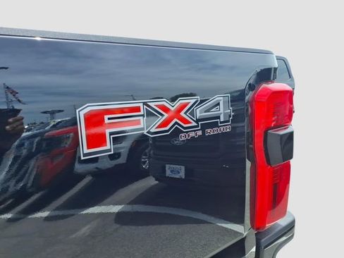Used 2024 Ford F250 XL w/ STX Appearance Package AWD/4WD image 6