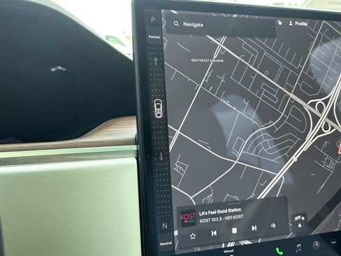 Used 2022 Tesla Model X image 33