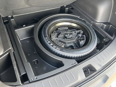 Used 2024 Chevrolet Blazer LT image 39