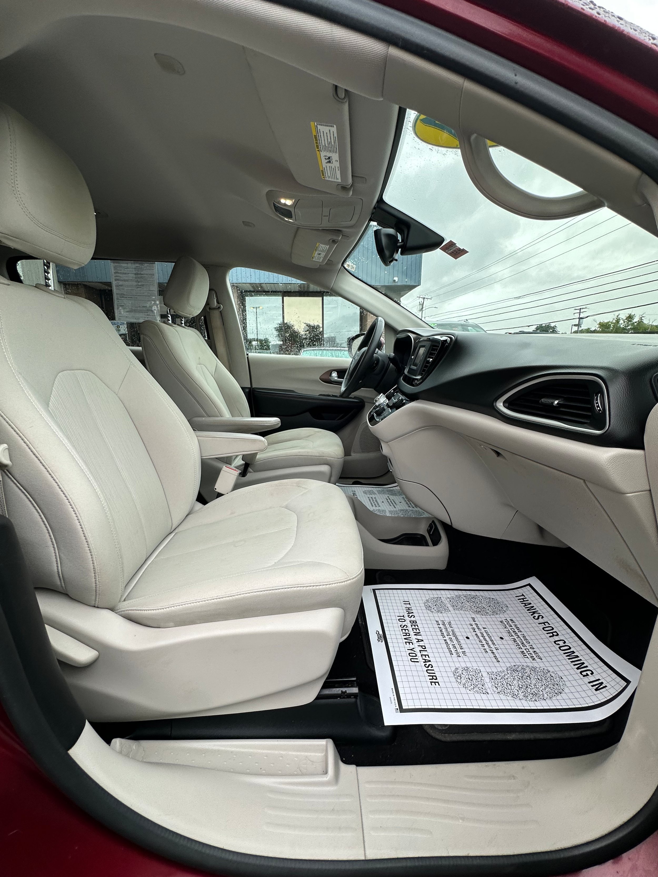 Used 2017 Chrysler Pacifica LX FWD image 22