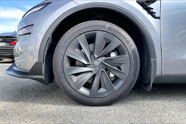 Used 2026 Tesla Model Y 2WD image 5