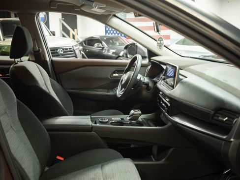 Used 2023 Nissan Rogue SV image 13