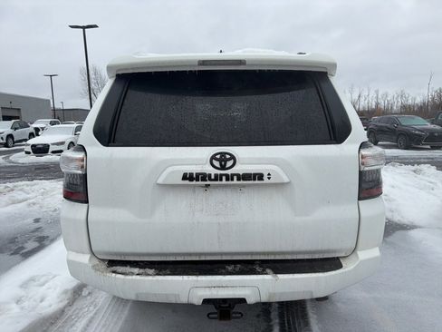 Used 2022 Toyota 4Runner SR5 Premium w/ Moonroof Package image 5