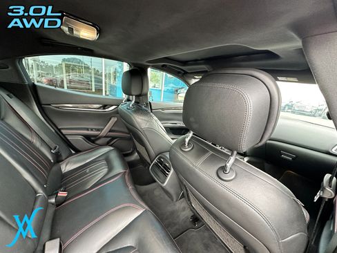 Used 2017 Maserati Ghibli S Q4 AWD/4WD image 29