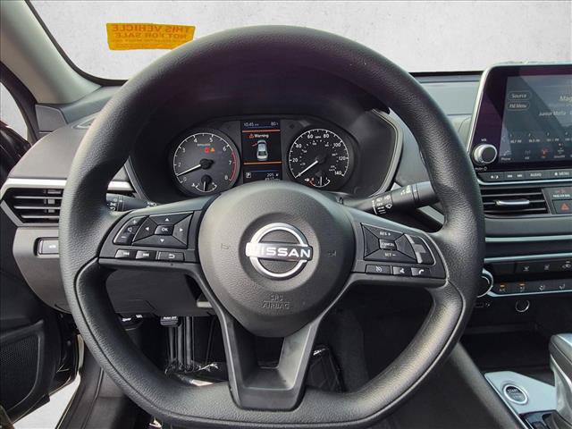 Used 2025 Nissan Altima 2.5 S FWD image 29