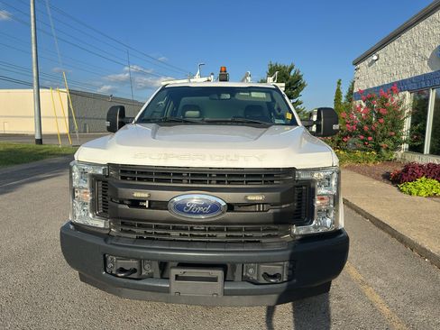 Used 2019 Ford F250 XL w/ Power Equipment Group RWD image 9