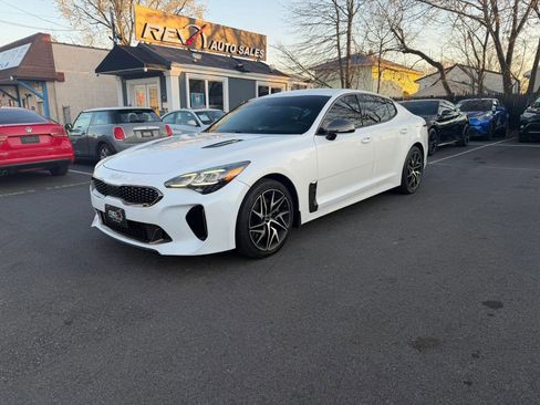 Used 2022 Kia Stinger GT-Line RWD image 2