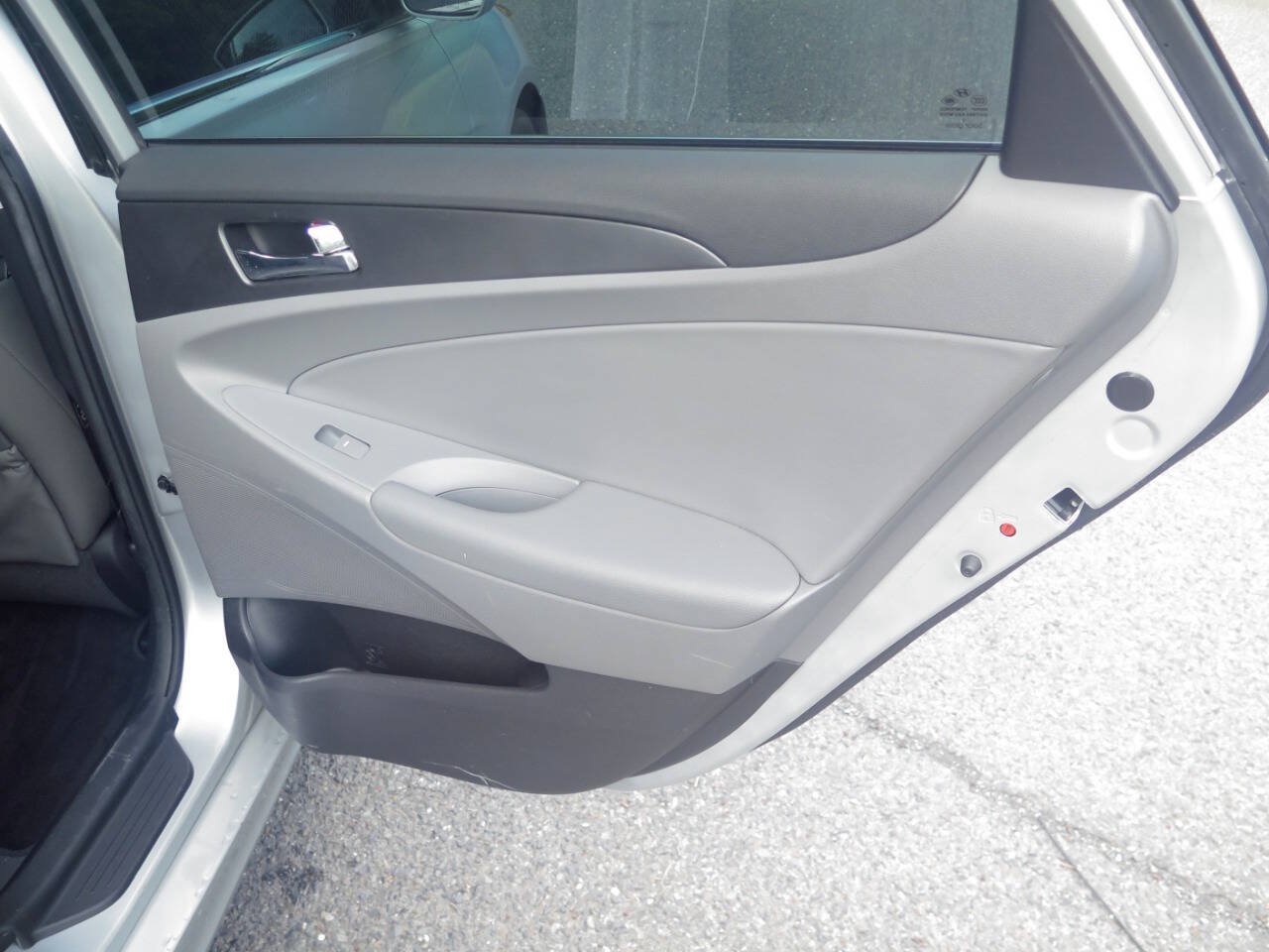 Used 2011 Hyundai Sonata SE FWD image 27