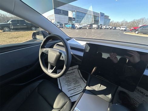 Used 2025 Tesla Model 3 Long Range image 11