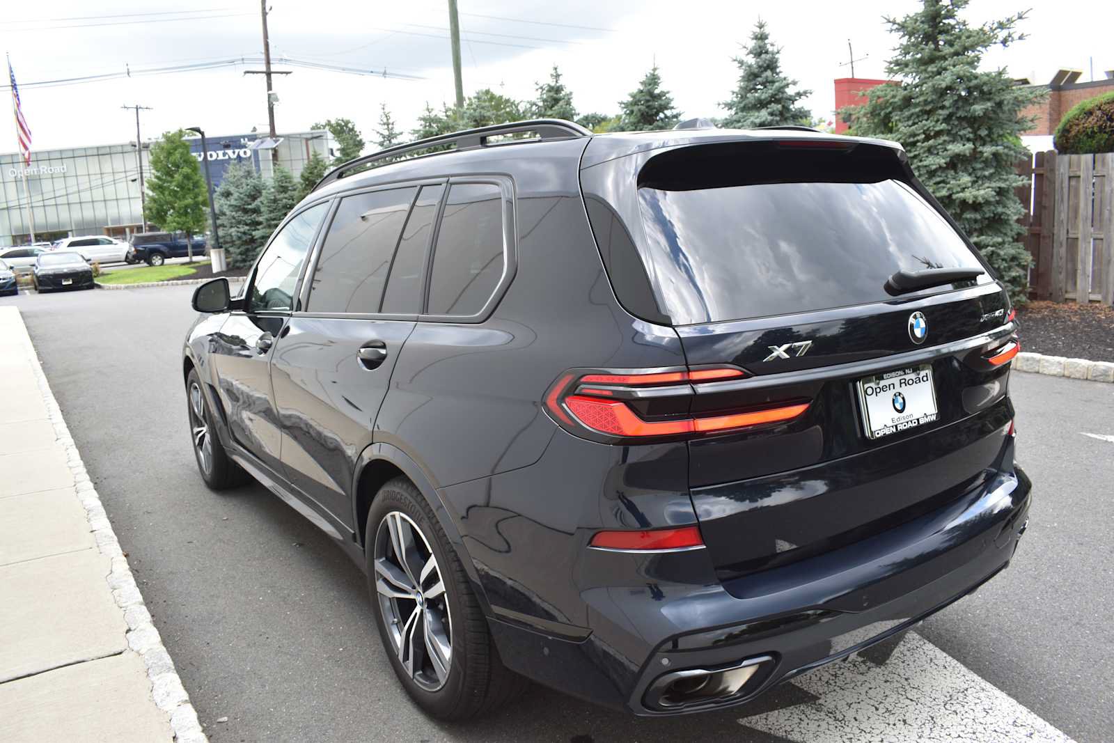 Used 2026 BMW X7 xDrive40i w/ M Sport Package AWD/4WD image 7
