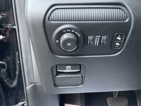 Used 2024 Jeep Wagoneer L Series II w/ Flexible Seating Group image 18