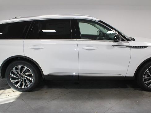 New 2026 Lincoln Aviator Premiere image 10