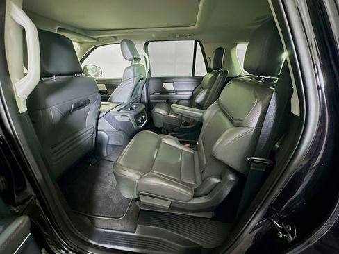 Used 2025 Ford Expedition Max Active AWD/4WD image 30