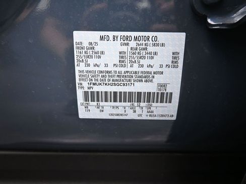 New 2025 Ford Explorer ST-Line w/ Premium Package image 18