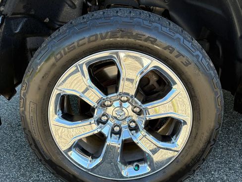 Used 2019 RAM 1500 Big Horn AWD/4WD image 12