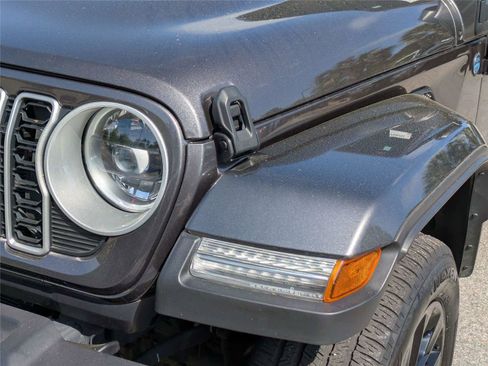 Used 2025 Jeep Wrangler Unlimited Sahara w/ Safety Group AWD/4WD image 12