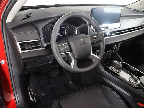 New 2026 Mitsubishi Outlander ES image 28