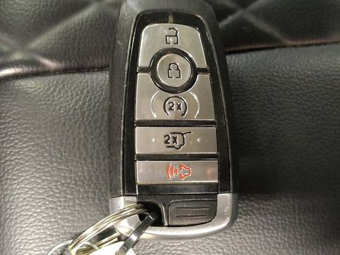 Used 2024 Ford Edge Titanium image 32