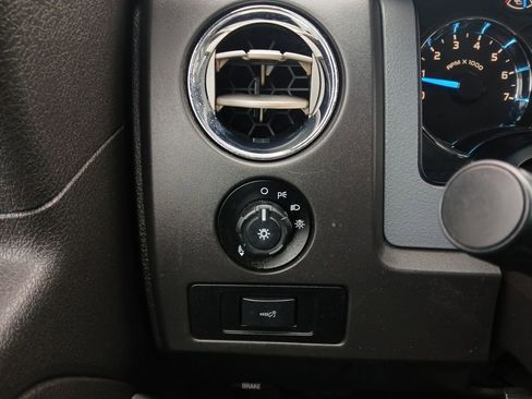 Used 2013 Ford F150 XLT w/ XLT Chrome Pkg image 11