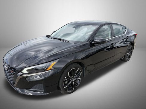 Used 2025 Nissan Altima 2.5 SR AWD/4WD image 1