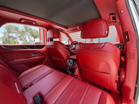 Used 2022 Bentley Bentayga Speed AWD/4WD image 43