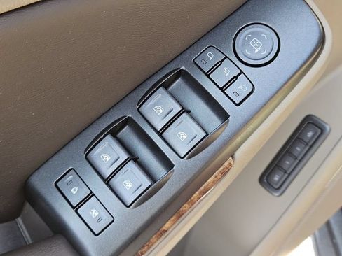 Used 2020 Chevrolet Suburban Premier RWD image 27